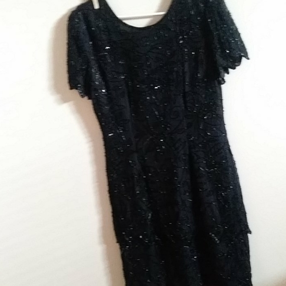 Dress - Picture 4 of 8